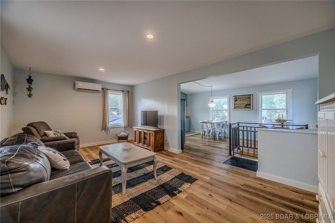 Gravois Mills, Missouri, 65037, United States, 3 Bedrooms Bedrooms, ,3 BathroomsBathrooms,Residential,Active,1945462