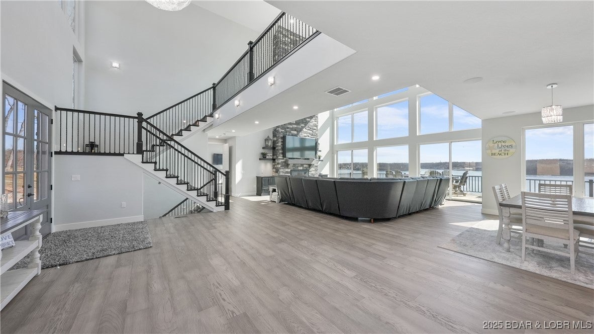 Sunrise Beach, Missouri, 65079, United States, 8 Bedrooms Bedrooms, ,10 BathroomsBathrooms,Residential,Active,1964490