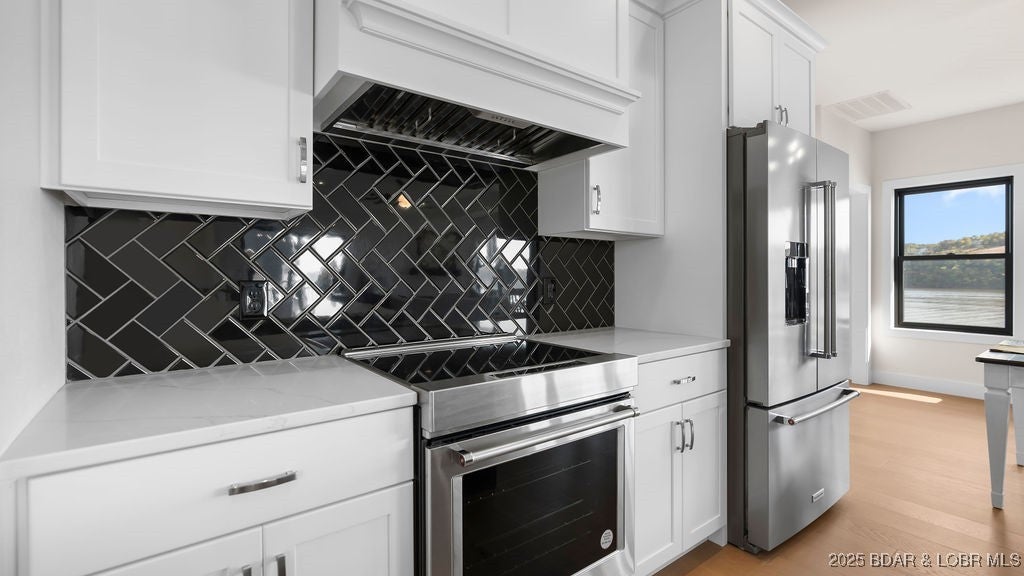 Camdenton, Missouri, 65020, United States, 4 Bedrooms Bedrooms, ,4 BathroomsBathrooms,Residential,Active,1945094