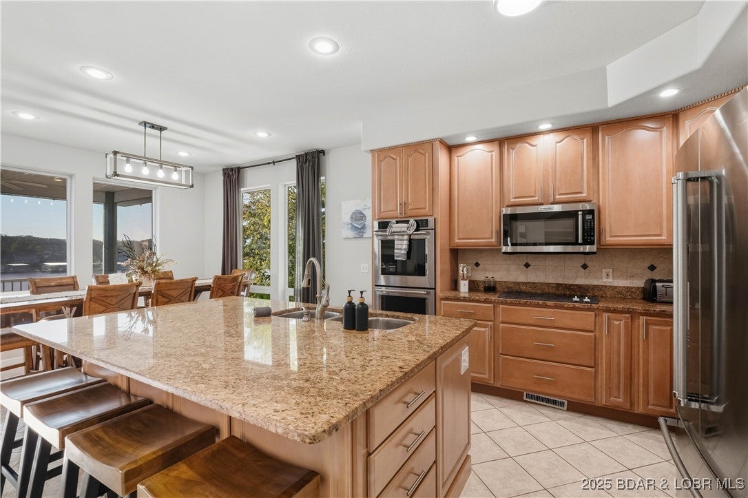 Sunrise Beach, Missouri, 65079, United States, 6 Bedrooms Bedrooms, ,5 BathroomsBathrooms,Residential,Active,1963265