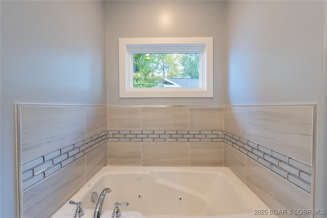 Climax Springs, Missouri, 65324, United States, 5 Bedrooms Bedrooms, ,5 BathroomsBathrooms,Residential,Active,1988443