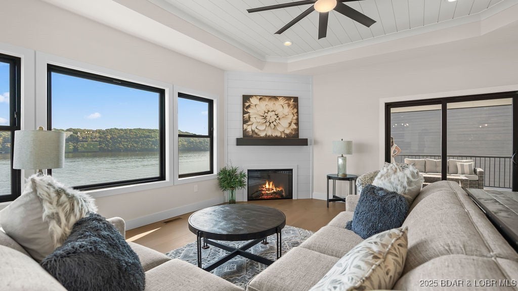 Camdenton, Missouri, 65020, United States, 4 Bedrooms Bedrooms, ,4 BathroomsBathrooms,Residential,Active,1945094