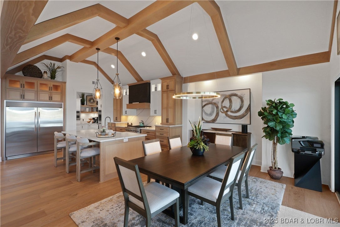 Porto Cima, Missouri, 65079, United States, 6 Bedrooms Bedrooms, ,5 BathroomsBathrooms,Residential,Active,1960144