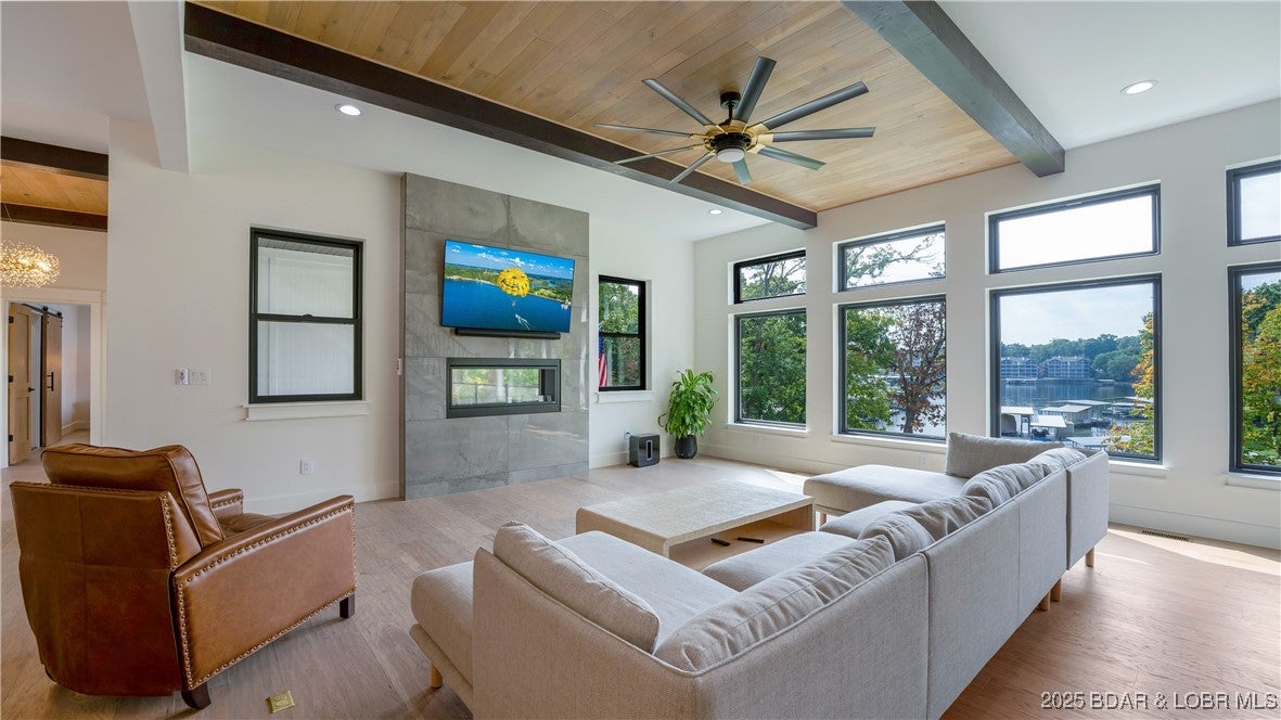 Porto Cima, Missouri, 65079, United States, 6 Bedrooms Bedrooms, ,6 BathroomsBathrooms,Residential,Active,1894189