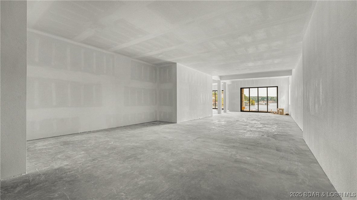 Osage Beach, Missouri, 65065, United States, 6 Bedrooms Bedrooms, ,9 BathroomsBathrooms,Residential,Active,1964478