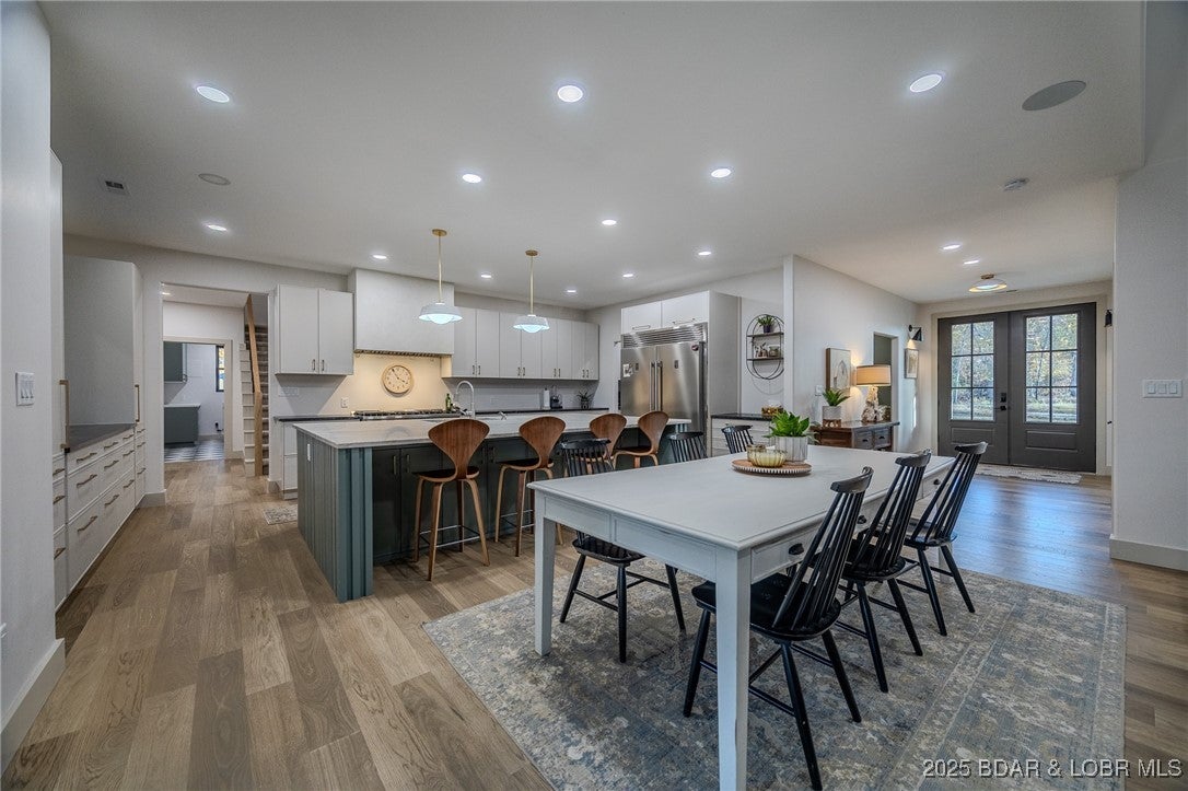 Linn Creek, Missouri, 65052, United States, 6 Bedrooms Bedrooms, ,5 BathroomsBathrooms,Residential,Active,1989796