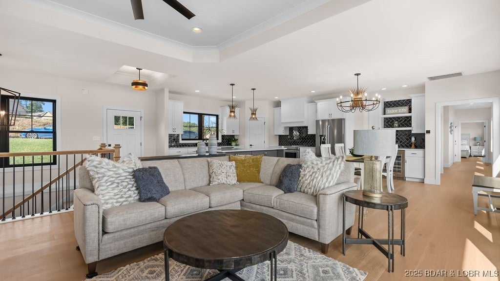 Camdenton, Missouri, 65020, United States, 4 Bedrooms Bedrooms, ,4 BathroomsBathrooms,Residential,Active,1945094