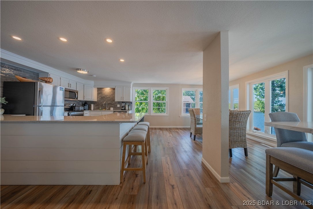 Sunrise Beach, Missouri, 65079, United States, 9 Bedrooms Bedrooms, ,7 BathroomsBathrooms,Residential,Active,1898212