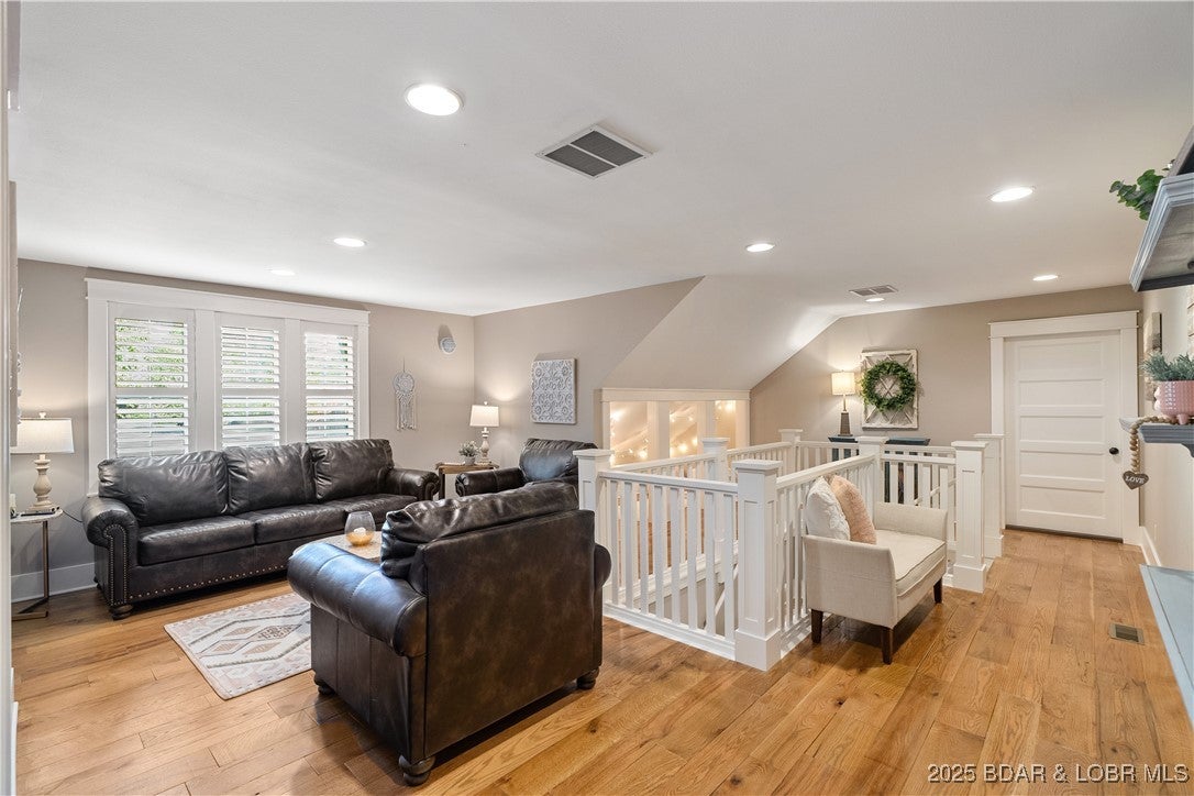 Lake Ozark, Missouri, 65049, United States, 4 Bedrooms Bedrooms, ,5 BathroomsBathrooms,Residential,Active,1960161