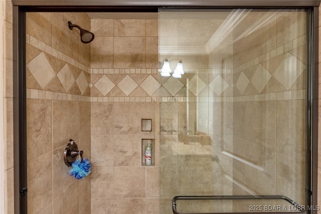 Lake Ozark, Missouri, 65049, United States, 5 Bedrooms Bedrooms, ,5 BathroomsBathrooms,Residential,Active,1990646