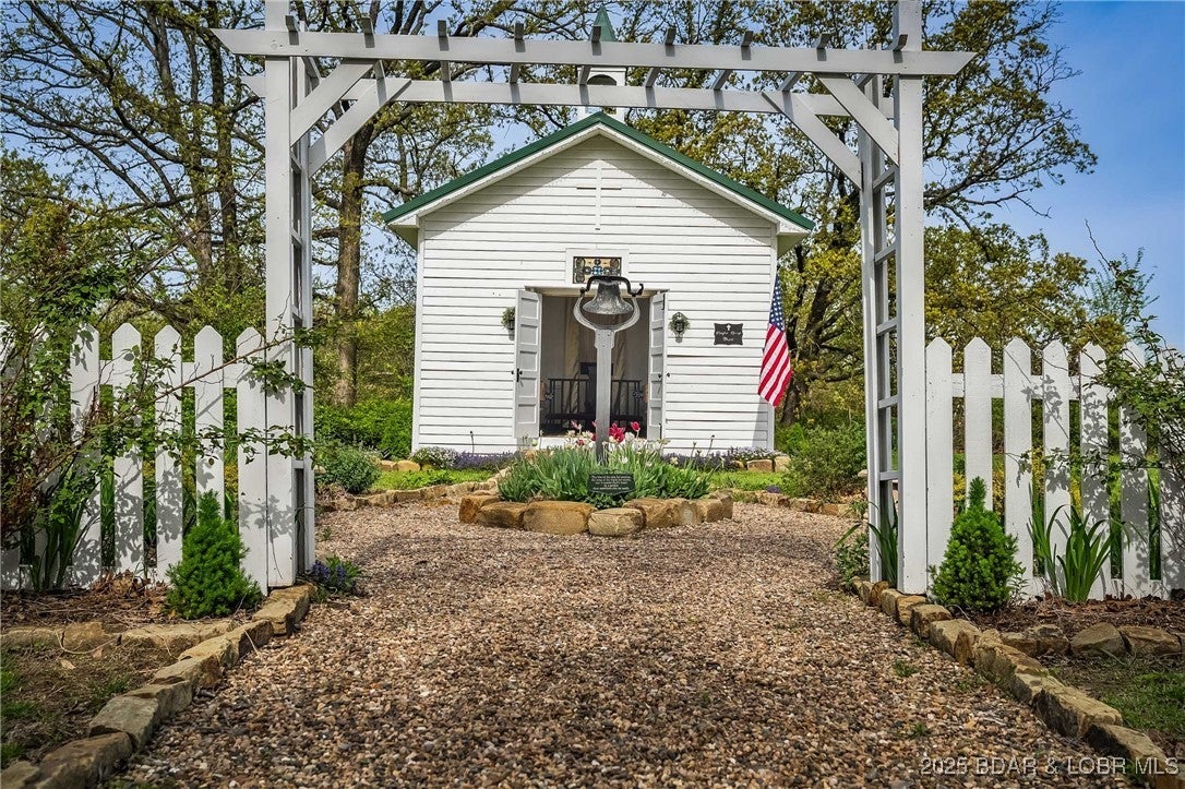 Eldon, Missouri, 65026, United States, 5 Bedrooms Bedrooms, ,3 BathroomsBathrooms,Residential,Active,1790925