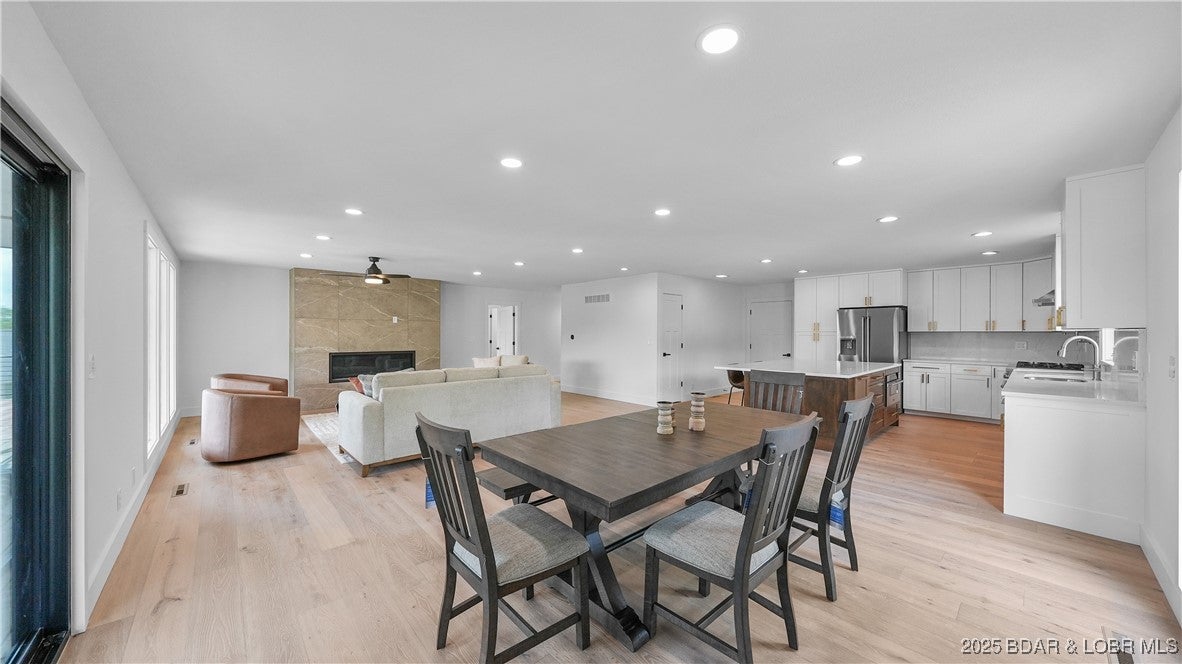 Osage Beach, Missouri, 65065, United States, 4 Bedrooms Bedrooms, ,4 BathroomsBathrooms,Residential,Active,1946330