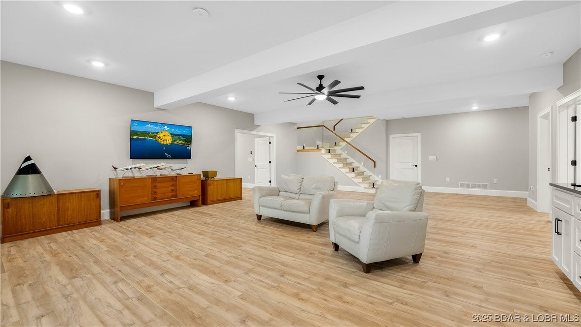 Osage Beach, Missouri, 65065, United States, 4 Bedrooms Bedrooms, ,5 BathroomsBathrooms,Residential,Active,1877825