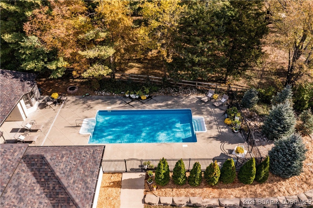 Jefferson City, Missouri, 65109, United States, 4 Bedrooms Bedrooms, ,4 BathroomsBathrooms,Residential,Active,1990045