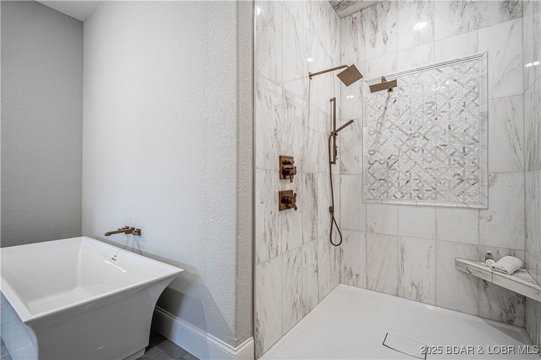 Osage Beach, Missouri, 65065, United States, 4 Bedrooms Bedrooms, ,5 BathroomsBathrooms,Residential,Active,1823963