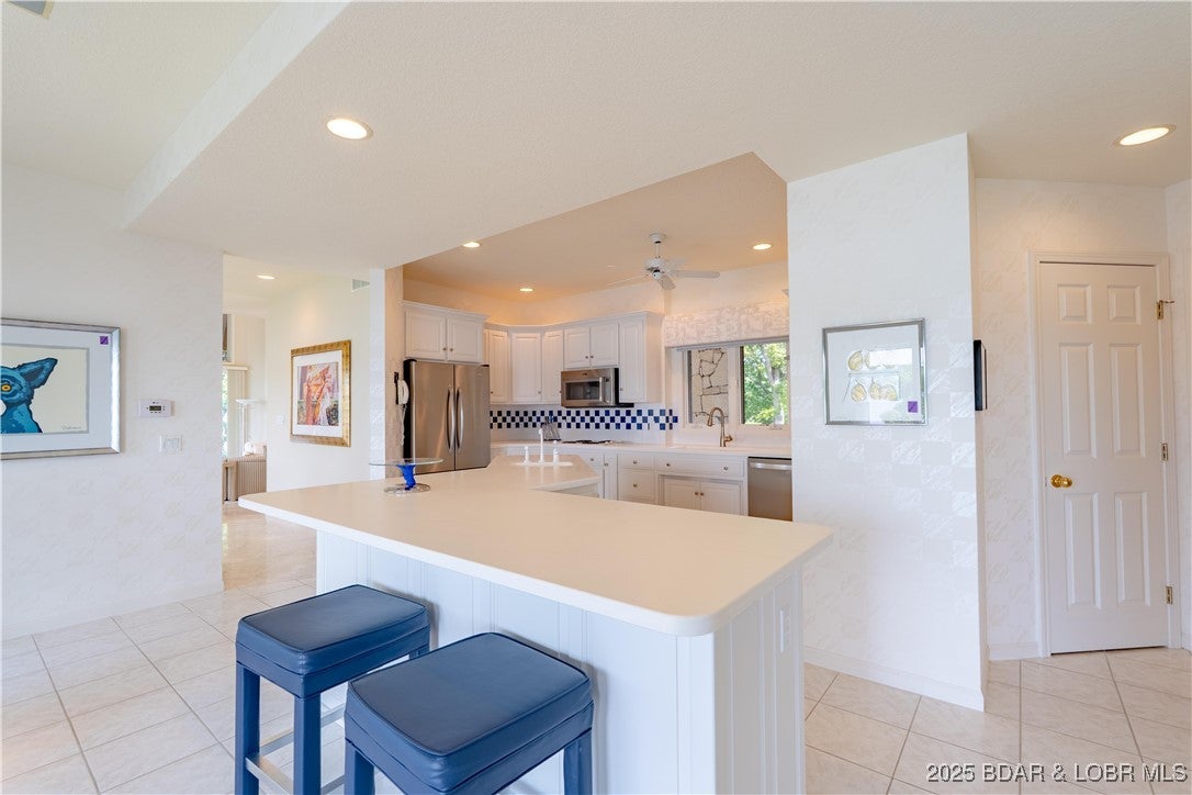 Four Seasons, Missouri, 65049, United States, 5 Bedrooms Bedrooms, ,6 BathroomsBathrooms,Residential,Active,1843468