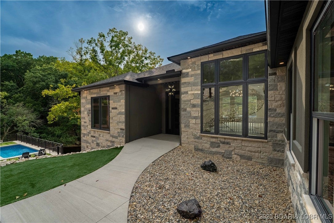 Sunrise Beach, Missouri, 65065, United States, 6 Bedrooms Bedrooms, ,6 BathroomsBathrooms,Residential,Active,1929710