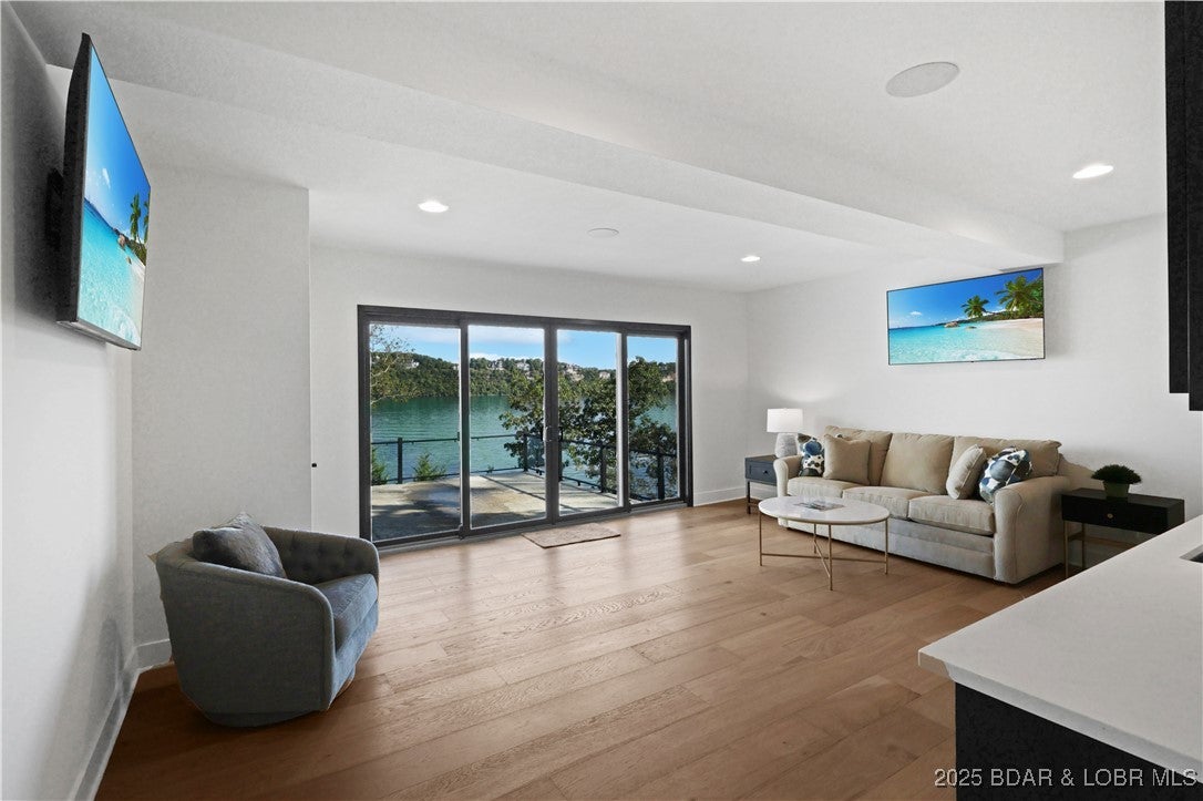 Porto Cima, Missouri, 65079, United States, 6 Bedrooms Bedrooms, ,5 BathroomsBathrooms,Residential,Active,1960144