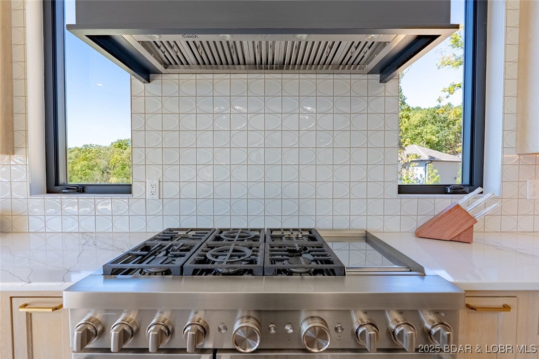 Sunrise Beach, Missouri, 65079, United States, 5 Bedrooms Bedrooms, ,7 BathroomsBathrooms,Residential,Active,1961963