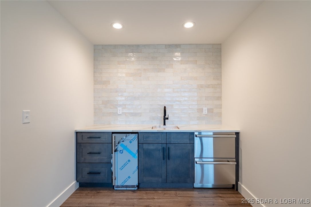 Osage Beach, Missouri, 65065, United States, 5 Bedrooms Bedrooms, ,4 BathroomsBathrooms,Residential,Active,1953713