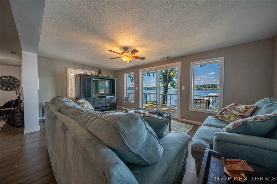 Sunrise Beach, Missouri, 65079, United States, 9 Bedrooms Bedrooms, ,7 BathroomsBathrooms,Residential,Active,1898212