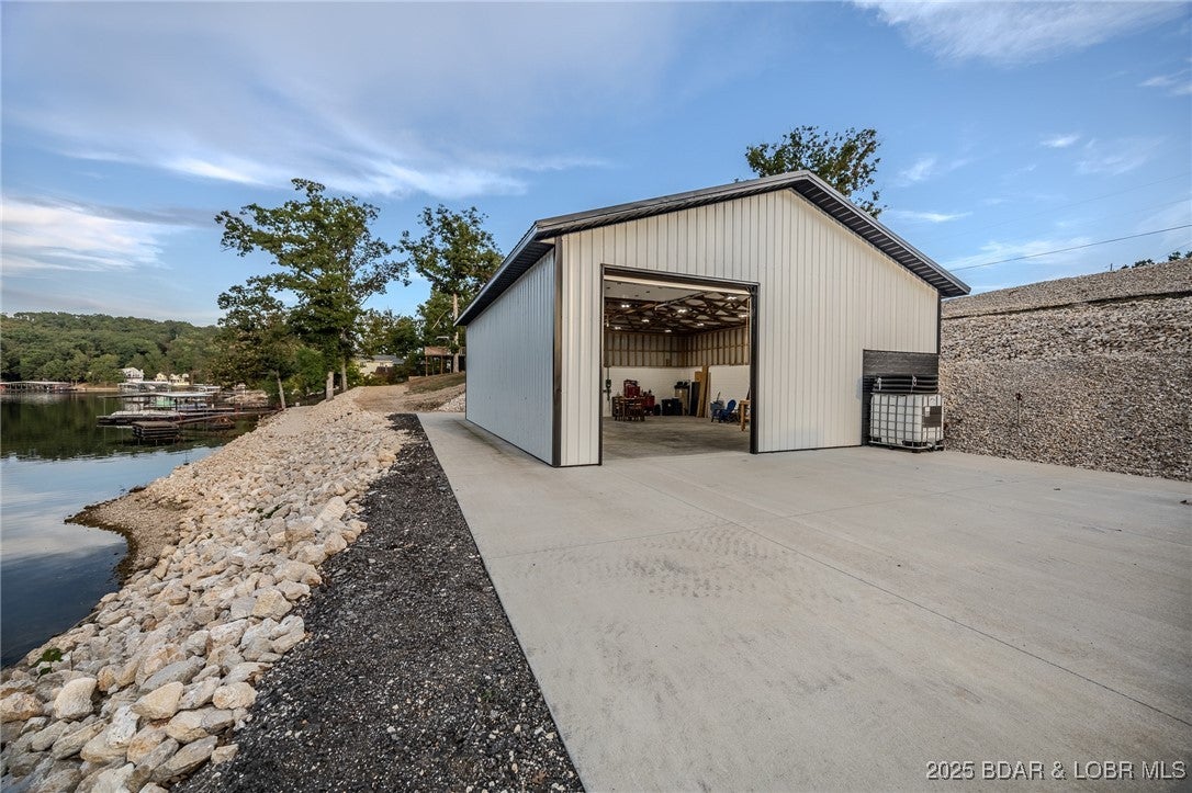 Gravois Mills, Missouri, 65037, United States, 3 Bedrooms Bedrooms, ,3 BathroomsBathrooms,Residential,Active,1945462