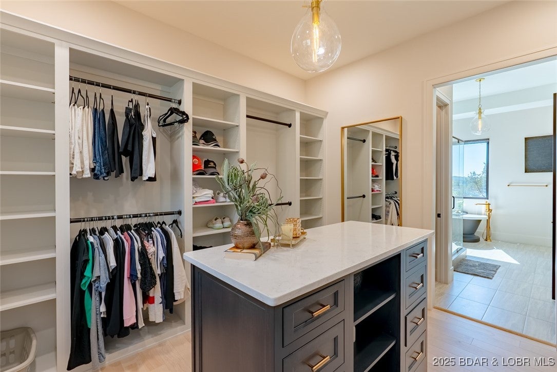 Sunrise Beach, Missouri, 65079, United States, 5 Bedrooms Bedrooms, ,7 BathroomsBathrooms,Residential,Active,1961963