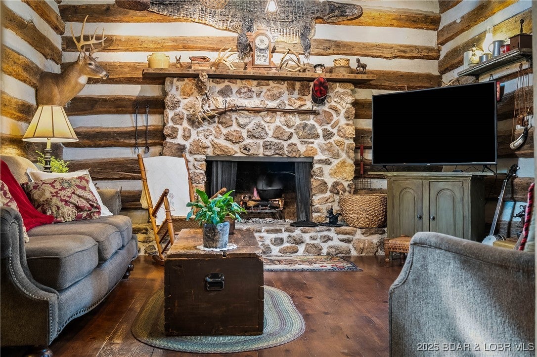 Eldon, Missouri, 65026, United States, 5 Bedrooms Bedrooms, ,3 BathroomsBathrooms,Residential,Active,1790925