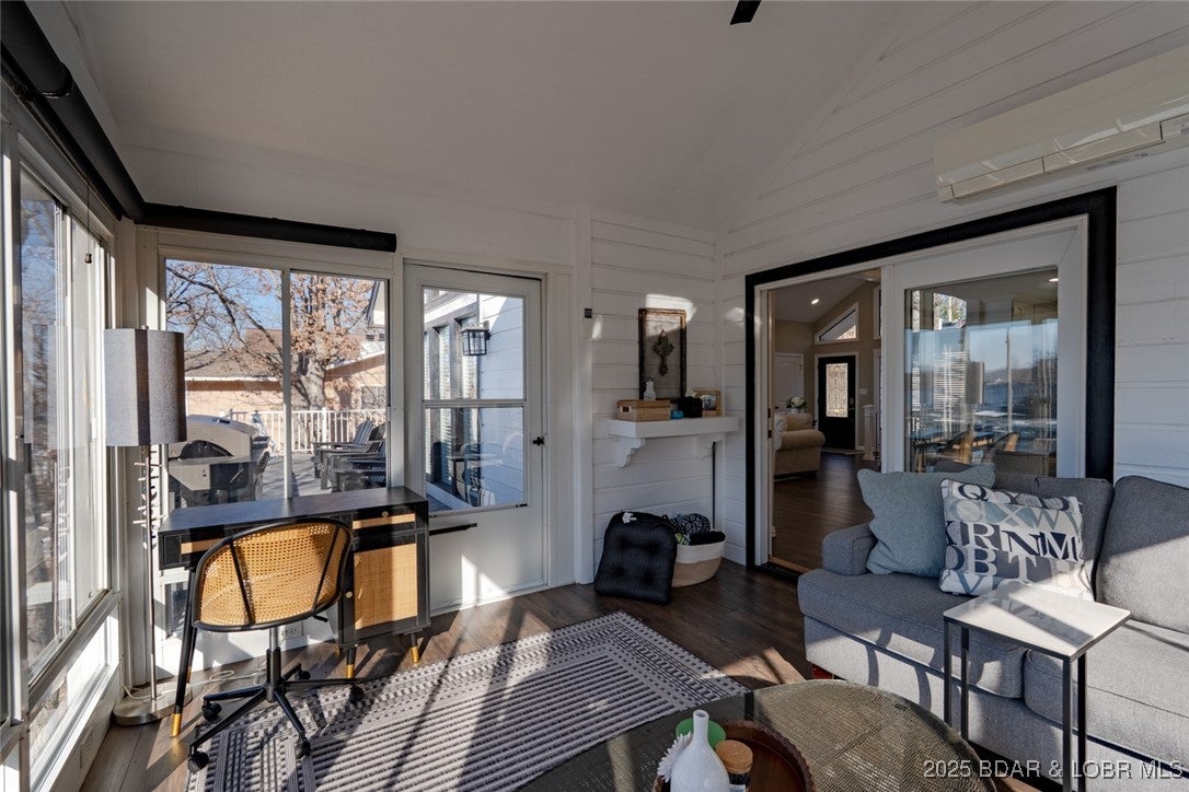 Four Seasons, Missouri, 65049, United States, 5 Bedrooms Bedrooms, ,4 BathroomsBathrooms,Residential,Active,2008696