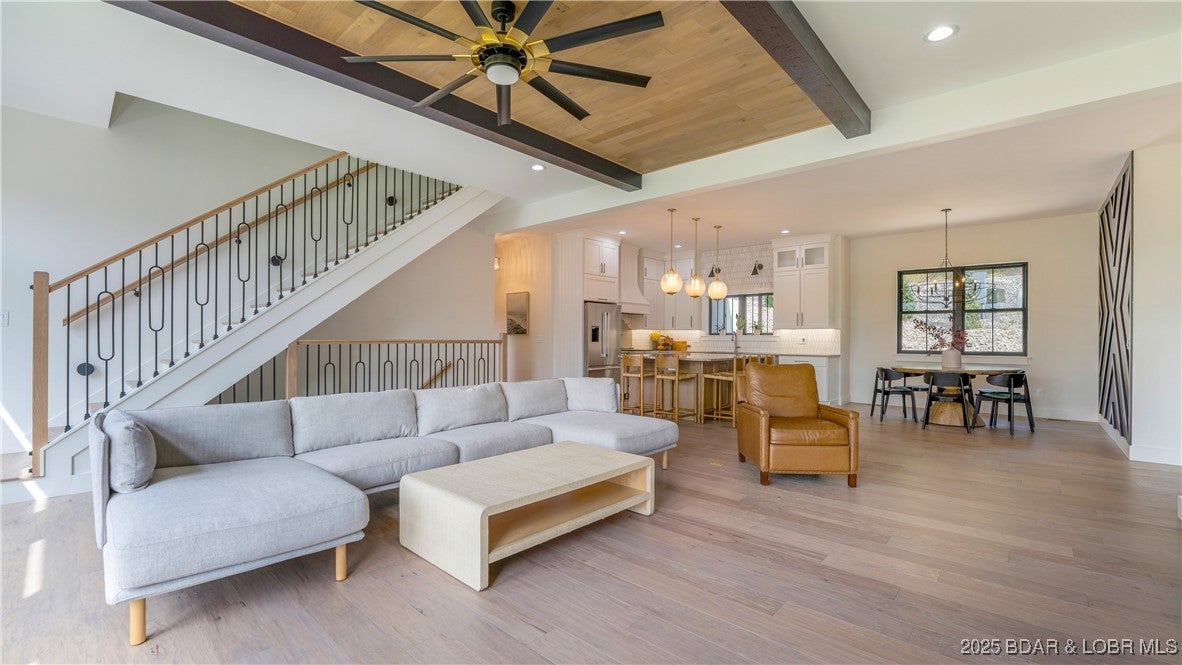 Porto Cima, Missouri, 65079, United States, 6 Bedrooms Bedrooms, ,6 BathroomsBathrooms,Residential,Active,1894189