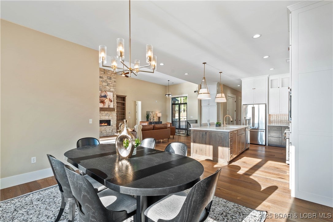 Osage Beach, Missouri, 65065, United States, 6 Bedrooms Bedrooms, ,6 BathroomsBathrooms,Residential,Active,1922661