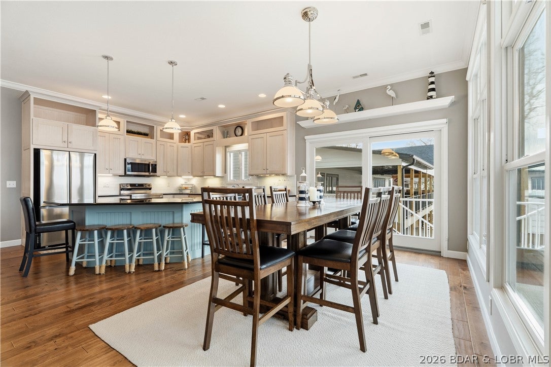 Gravois Mills, Missouri, 65037, United States, 5 Bedrooms Bedrooms, ,3 BathroomsBathrooms,Residential,Active,2032925