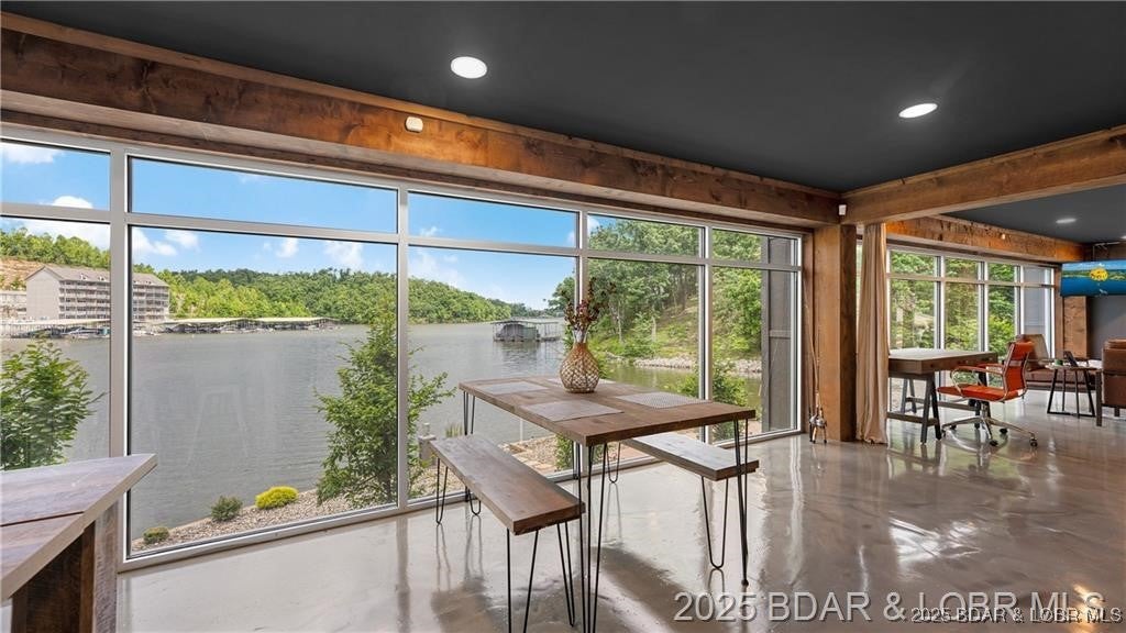 Camdenton, Missouri, 65020, United States, 7 Bedrooms Bedrooms, ,6 BathroomsBathrooms,Residential,Active,1876843