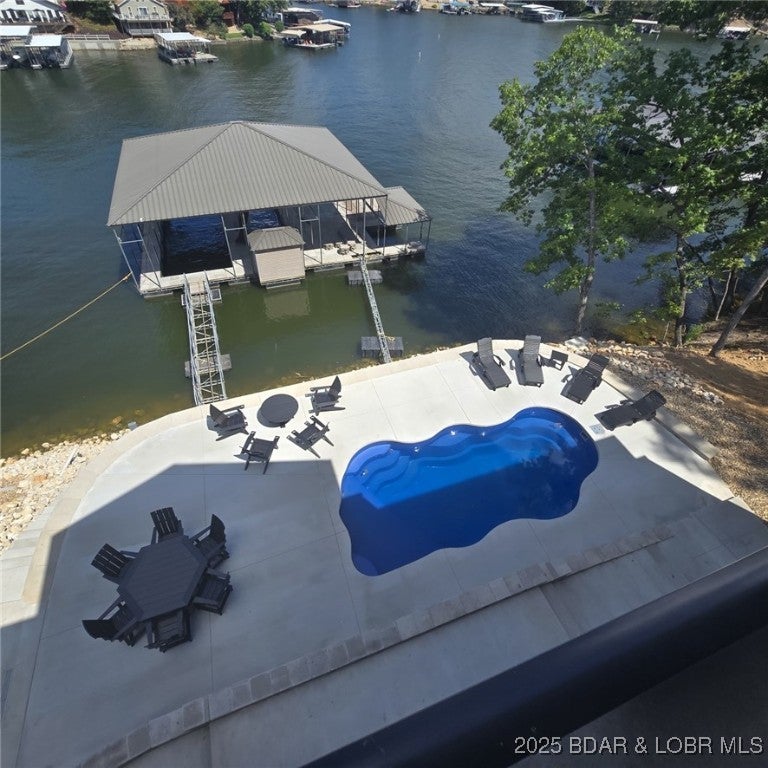 Sunrise Beach, Missouri, 65079, United States, 6 Bedrooms Bedrooms, ,7 BathroomsBathrooms,Residential,Active,1968091