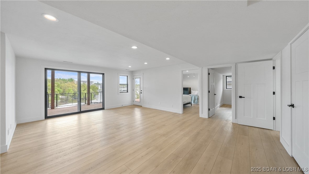 Osage Beach, Missouri, 65065, United States, 4 Bedrooms Bedrooms, ,4 BathroomsBathrooms,Residential,Active,1946330