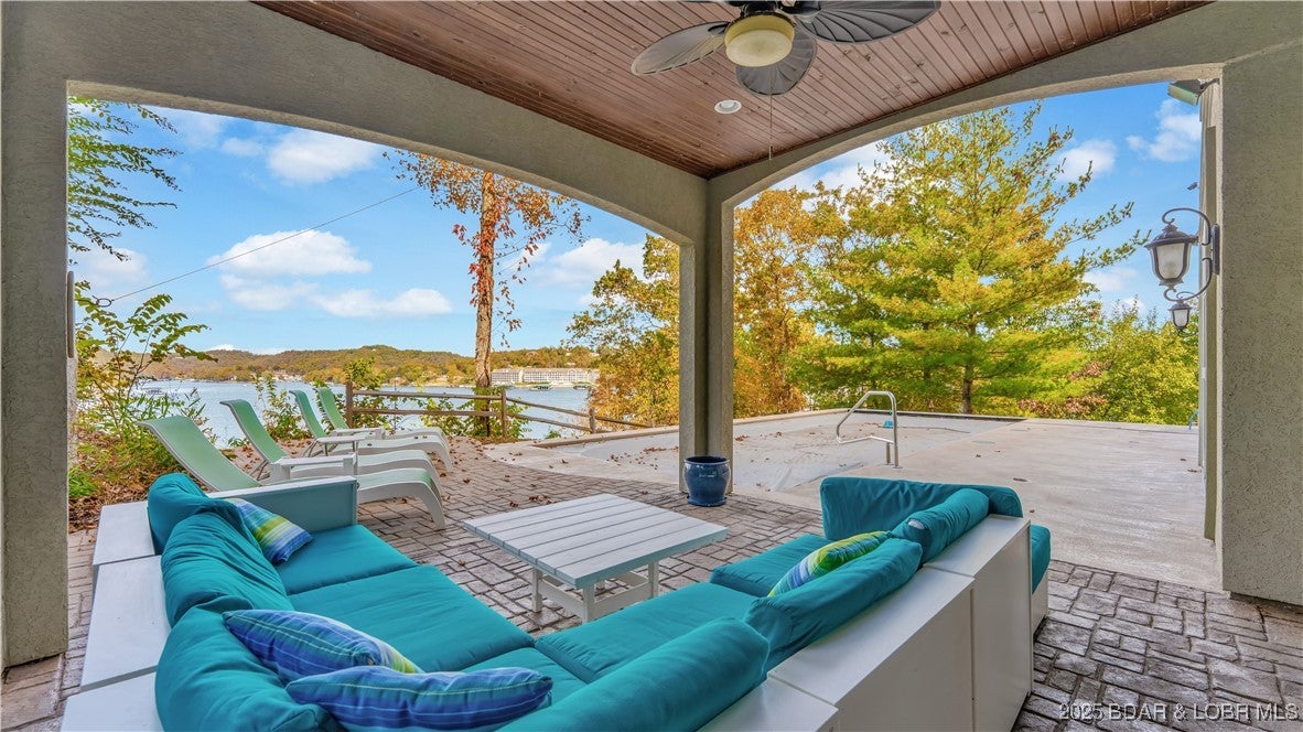 Camdenton, Missouri, 65020, United States, 5 Bedrooms Bedrooms, ,5 BathroomsBathrooms,Residential,Active,1989766