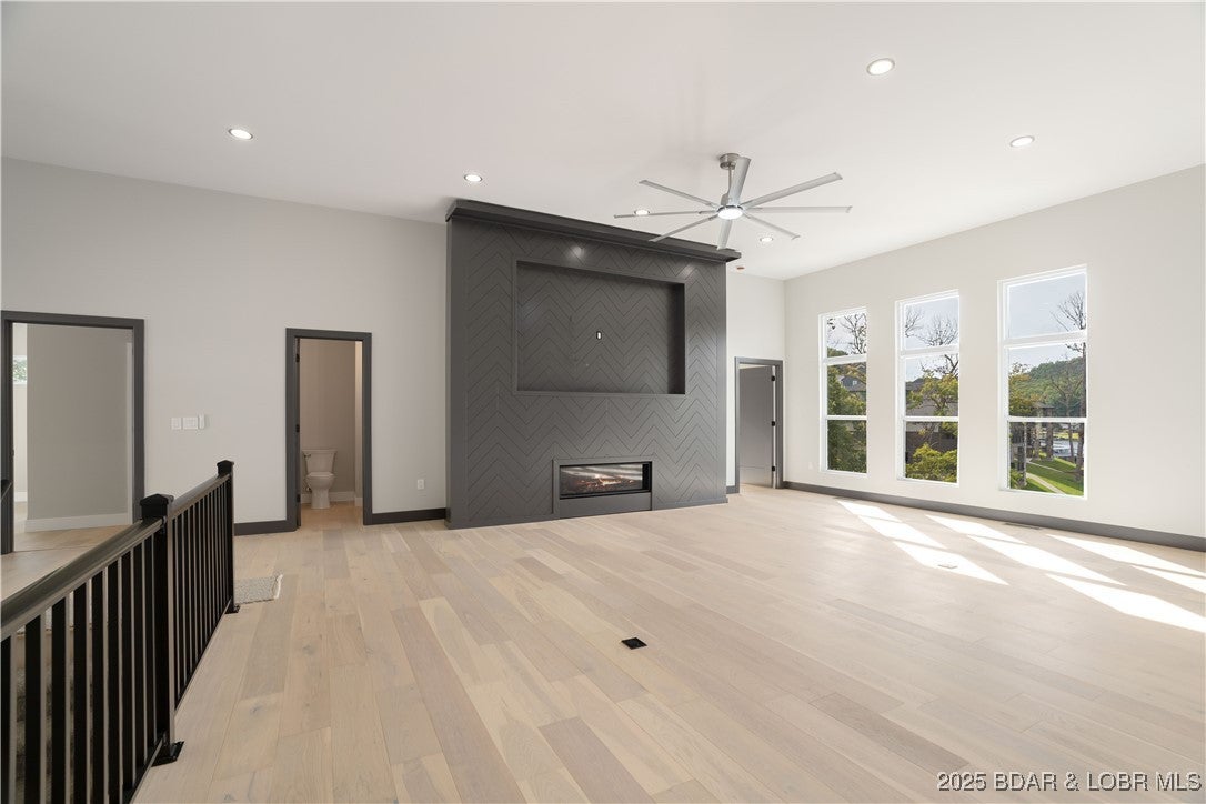 Sunrise Beach, Missouri, 65065, United States, 6 Bedrooms Bedrooms, ,6 BathroomsBathrooms,Residential,Active,1929710