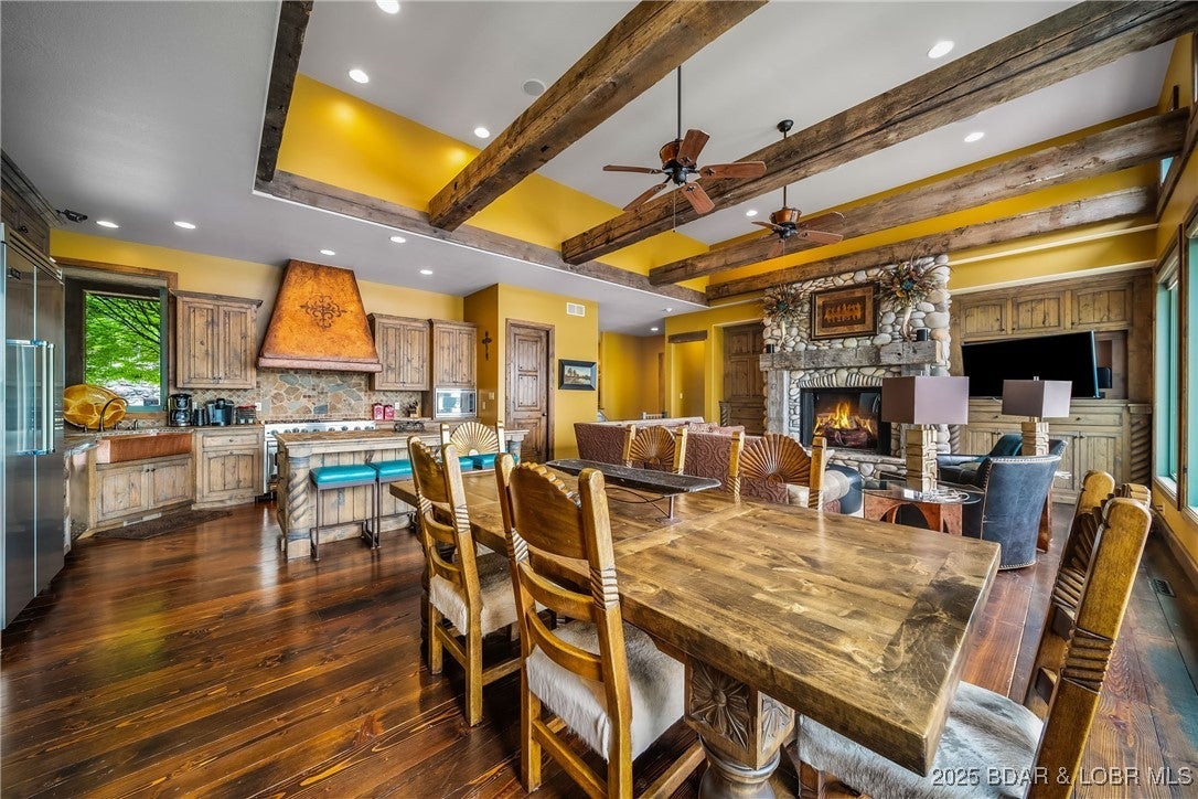 Villages, Missouri, 65079, United States, 5 Bedrooms Bedrooms, ,7 BathroomsBathrooms,Residential,Active,1964268