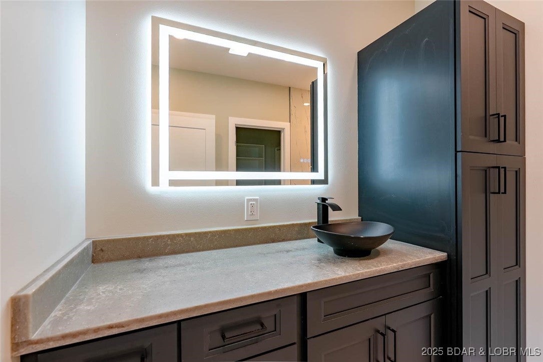 Sunrise Beach, Missouri, 65079, United States, 6 Bedrooms Bedrooms, ,7 BathroomsBathrooms,Residential,Active,1968091