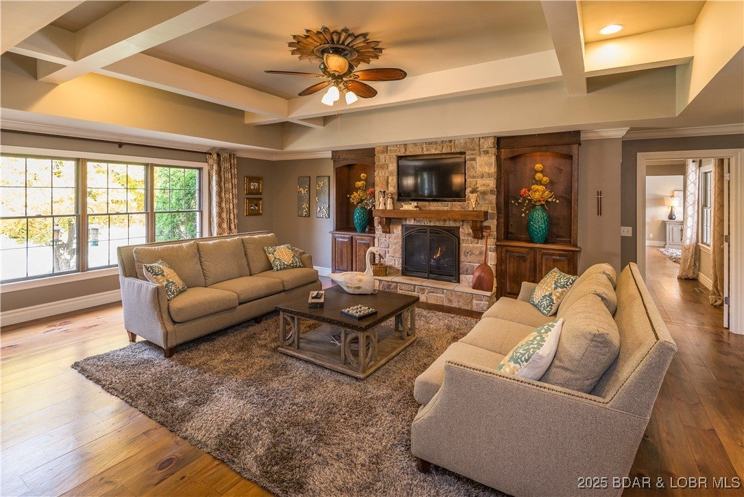 Jefferson City, Missouri, 65109, United States, 4 Bedrooms Bedrooms, ,4 BathroomsBathrooms,Residential,Active,1990045