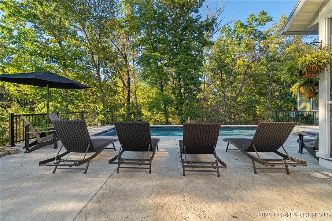 Lake Ozark, Missouri, 65049, United States, 4 Bedrooms Bedrooms, ,5 BathroomsBathrooms,Residential,Active,1960161