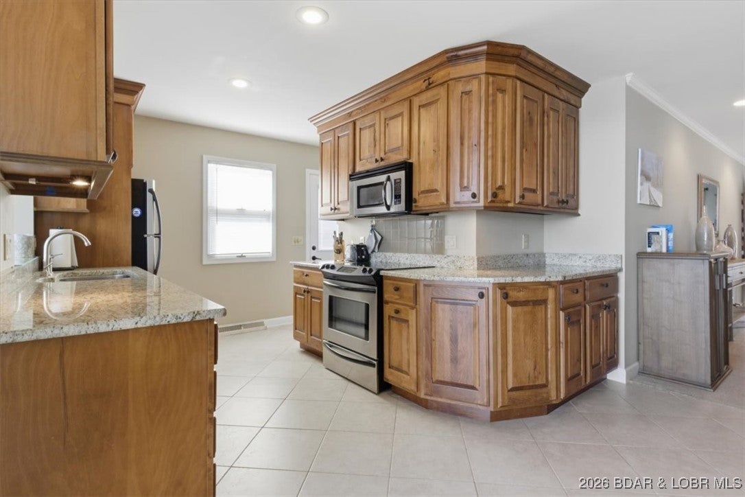 Osage Beach, Missouri, 65065, United States, 5 Bedrooms Bedrooms, ,3 BathroomsBathrooms,Residential,Active,2008728