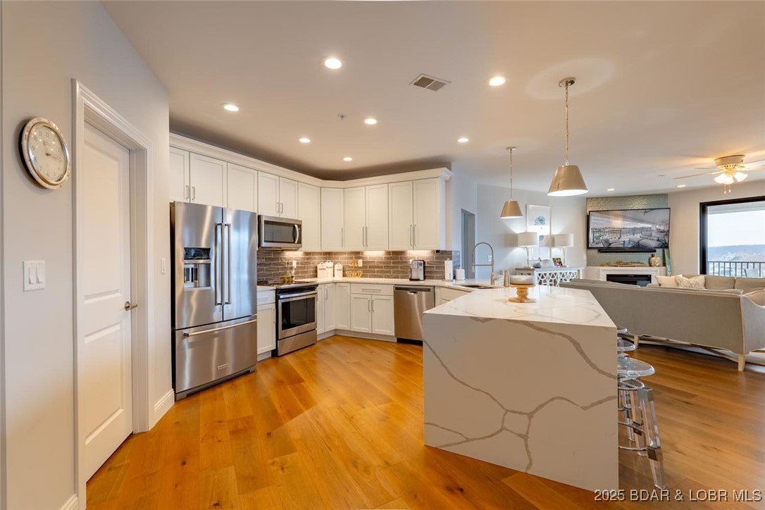 Sunrise Beach, Missouri, 65079, United States, 4 Bedrooms Bedrooms, ,5 BathroomsBathrooms,Residential,Active,2008284