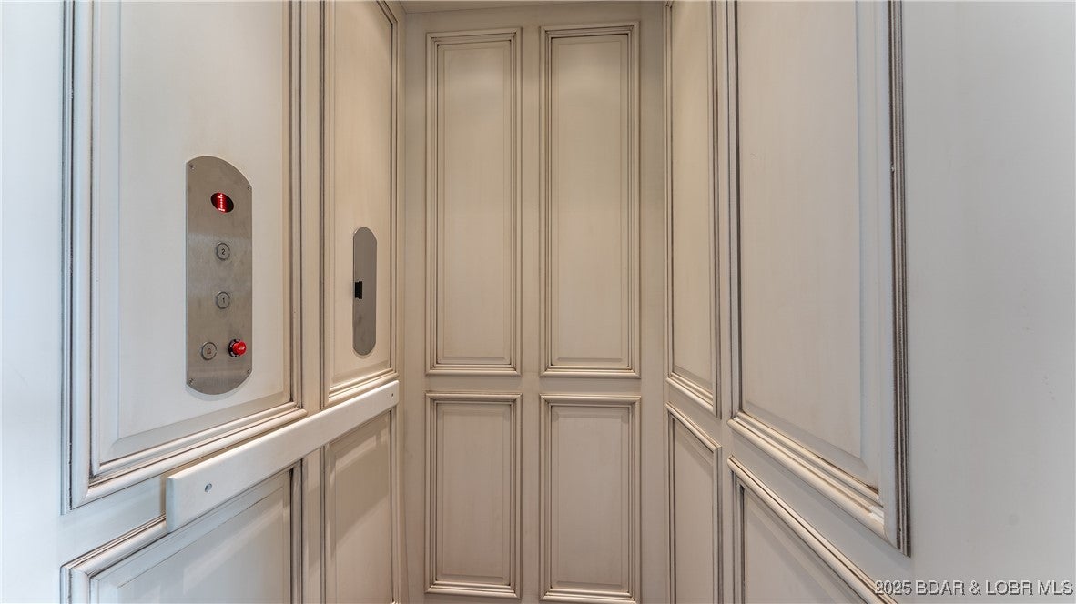 Camdenton, Missouri, 65020, United States, ,5 BathroomsBathrooms,Residential,Active,1797942