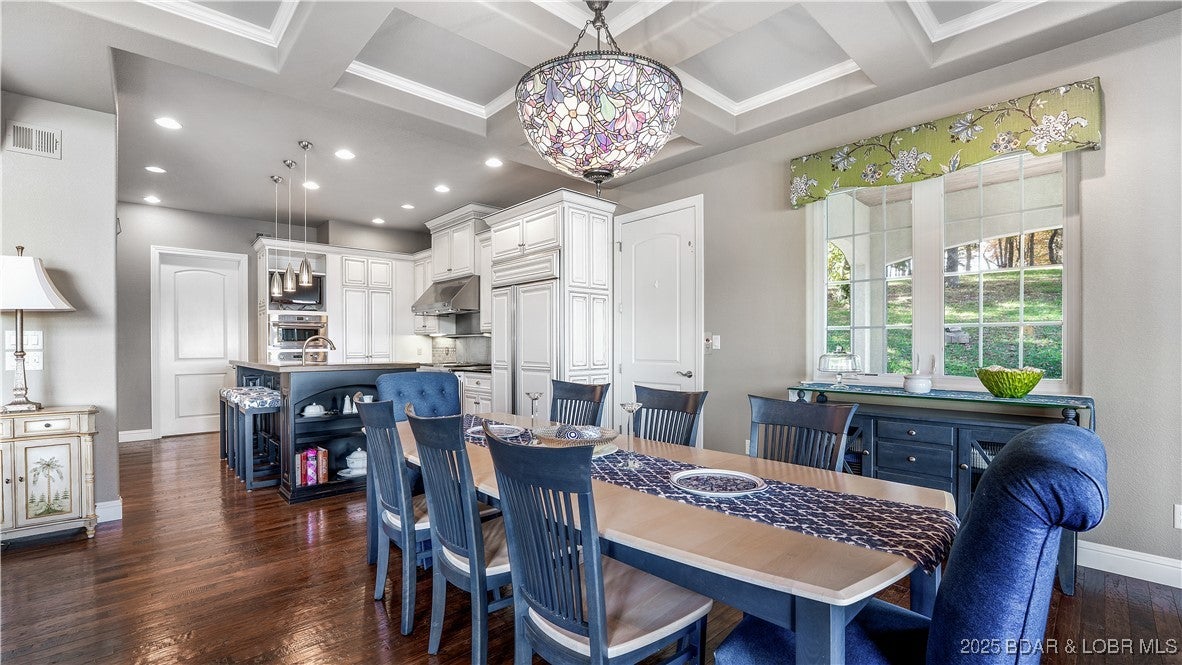 Camdenton, Missouri, 65020, United States, 5 Bedrooms Bedrooms, ,5 BathroomsBathrooms,Residential,Active,1989766