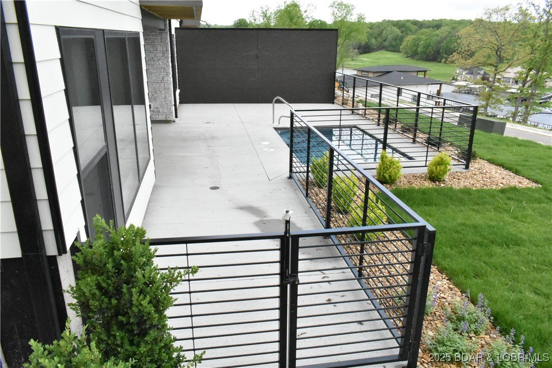 Osage Beach, Missouri, 65065, United States, 5 Bedrooms Bedrooms, ,4 BathroomsBathrooms,Residential,Active,1953713