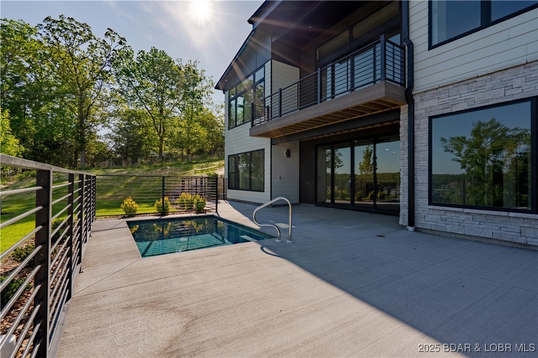 Osage Beach, Missouri, 65065, United States, 5 Bedrooms Bedrooms, ,4 BathroomsBathrooms,Residential,Active,1953713