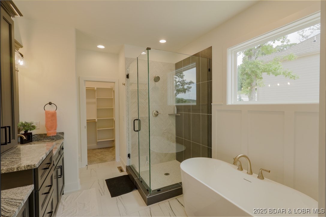 Sunrise Beach, Missouri, 65079, United States, 4 Bedrooms Bedrooms, ,4 BathroomsBathrooms,Residential,Active,1929412