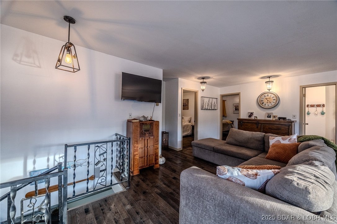 Gravois Mills, Missouri, 65037, United States, 3 Bedrooms Bedrooms, ,3 BathroomsBathrooms,Residential,Active,1945462