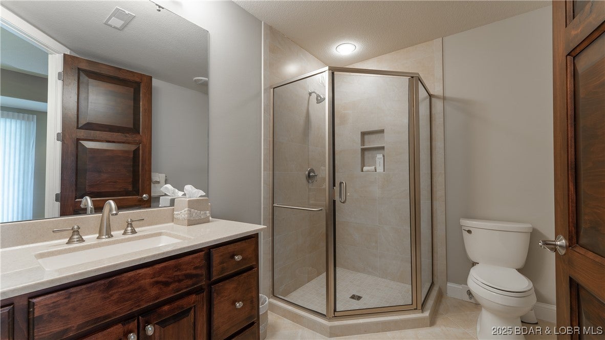 Sunrise Beach, Missouri, 65079, United States, 6 Bedrooms Bedrooms, ,8 BathroomsBathrooms,Residential,Pending,1943776